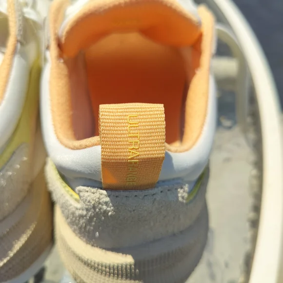 Vans Beige and White Sneakers - Picture 4 of 15